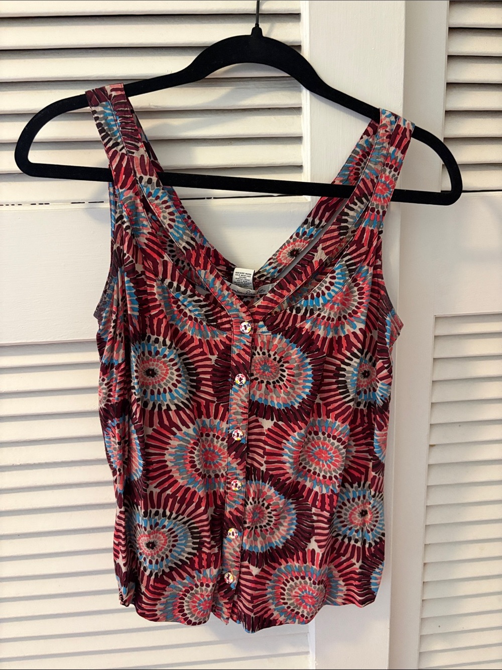 Sleeveless American Rag Floral Burst Button-Front Tank Top - Red/Blue